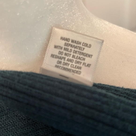 Dressbarn Green V-Neck Sweater Relaxed Fit - Picture 11 of 15